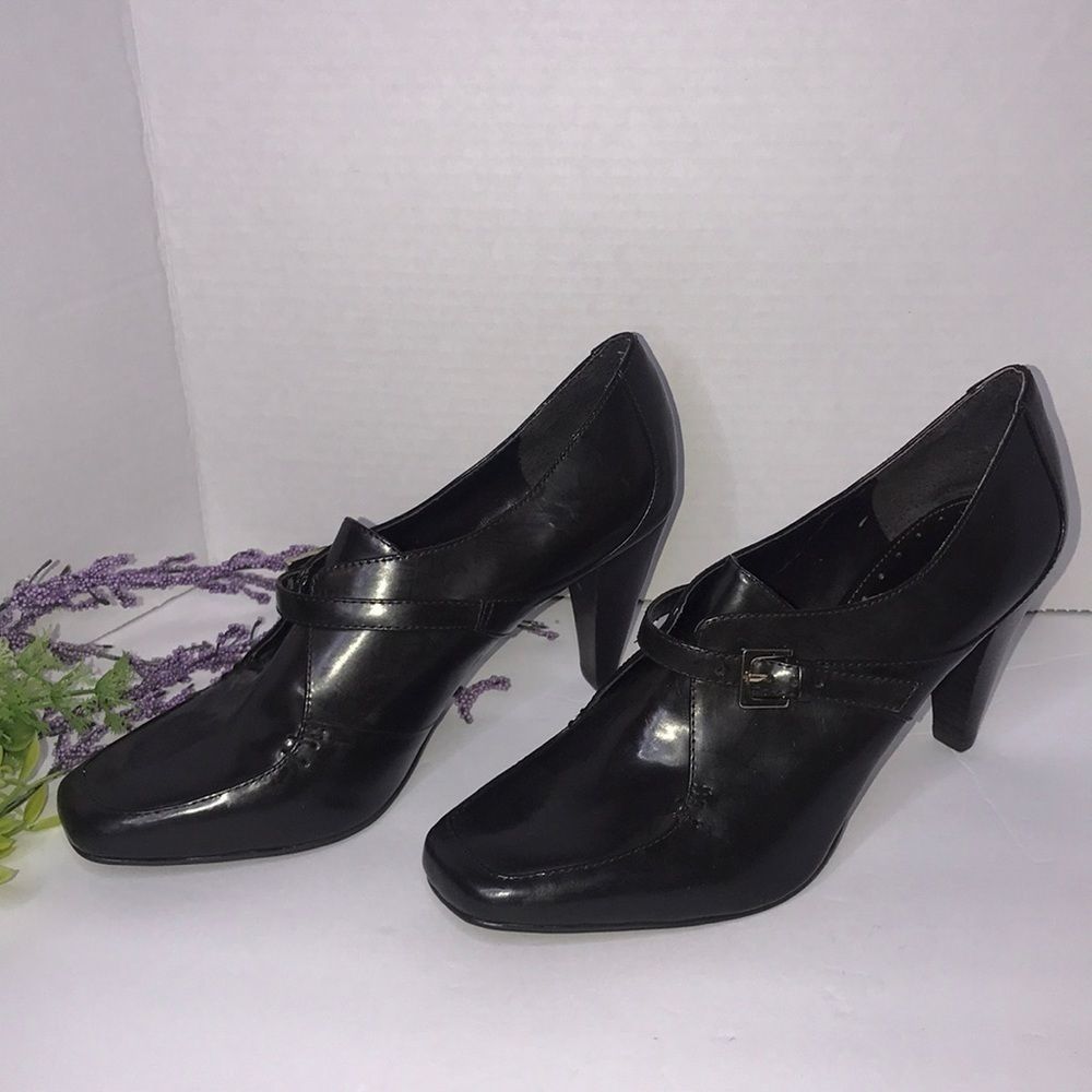 Bandolino brown bottle heels size 8M